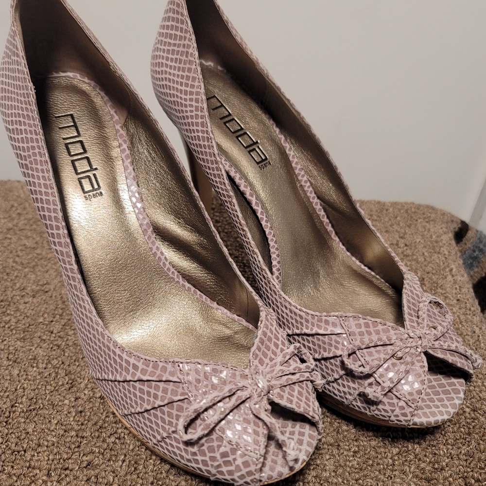 Moda, Taupe, 9 1/2 peep toe heels